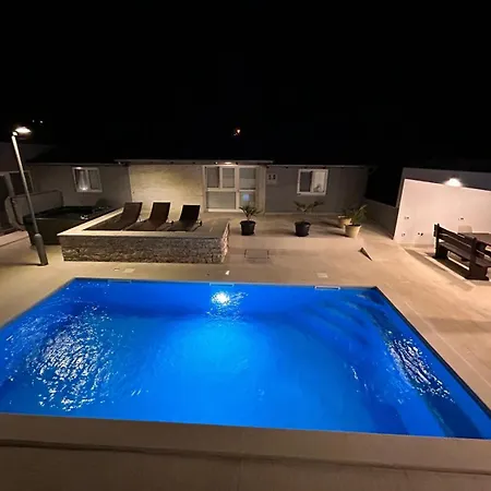 Villa Monte Magno Póla