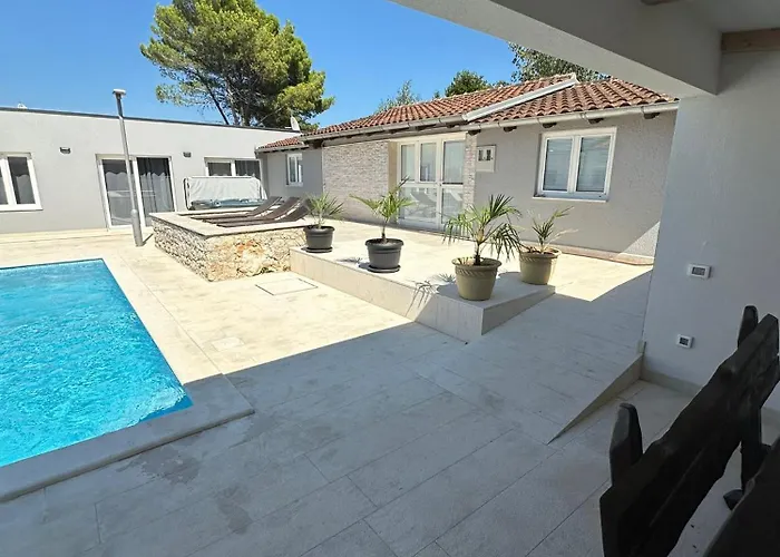 Monte Magno Villa Póla